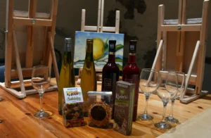 Мастер-класс по живописи в Старой Риге с дегустацией латвийских вин и закусок.